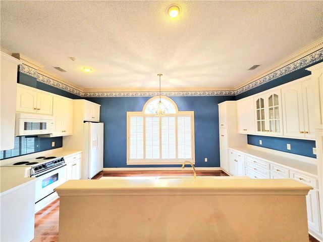 1049 Riverdale Drive, Waycross, GA 31503