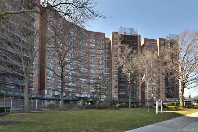61-20 Grand Central Parkway A1204, Forest Hills, NY 11375