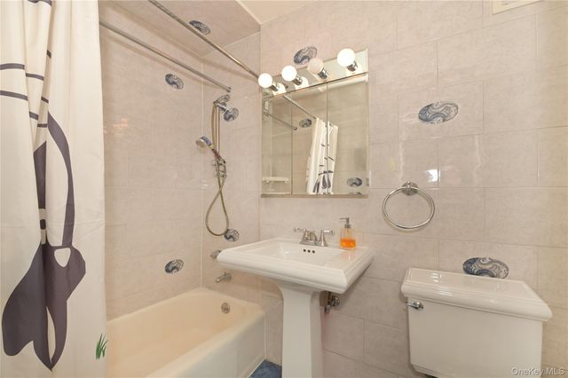 61-20 Grand Central Parkway A1204, Forest Hills, NY 11375