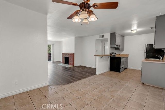 17554 Vandenberg Lane 19, Tustin, CA 92780