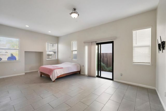 975 Briarwood Dr, Livingston, CA 95334