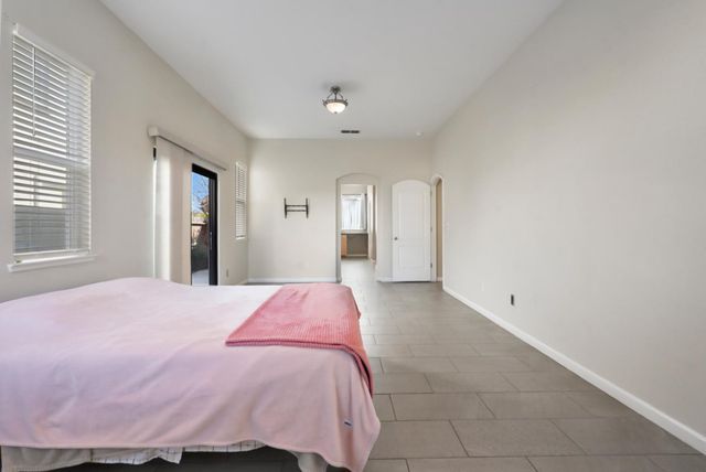 975 Briarwood Dr, Livingston, CA 95334