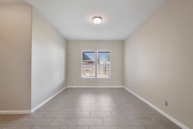 975 Briarwood Dr, Livingston, CA 95334