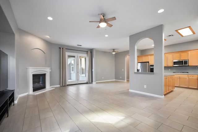 975 Briarwood Dr, Livingston, CA 95334