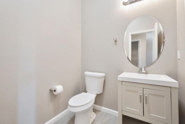 975 Briarwood Dr, Livingston, CA 95334