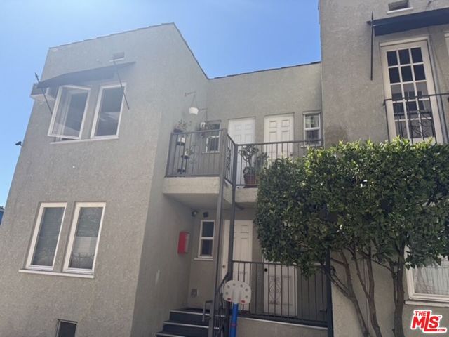 1754 N La Brea Avenue, Los Angeles, CA 90046