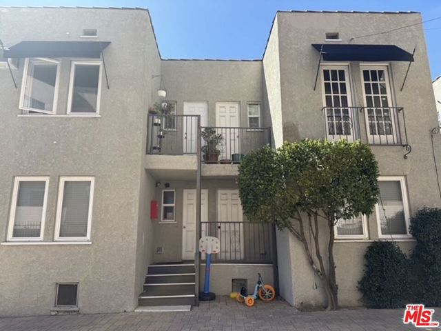 1754 N La Brea Avenue, Los Angeles, CA 90046