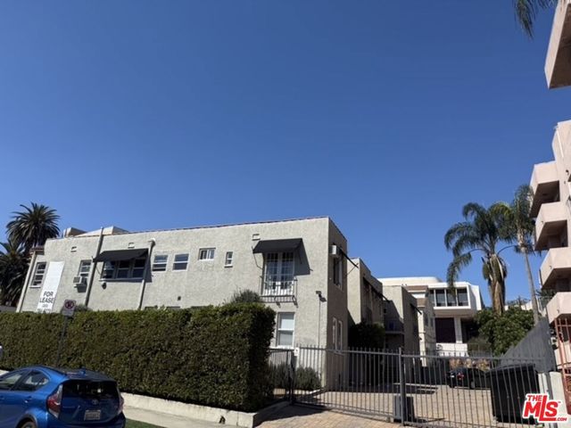 1754 N La Brea Avenue, Los Angeles, CA 90046