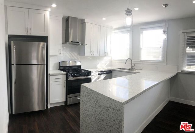 1754 N La Brea Avenue, Los Angeles, CA 90046