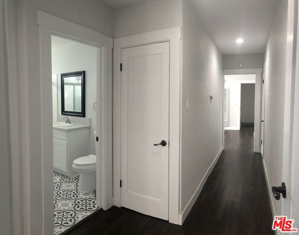 1754 N La Brea Avenue, Los Angeles, CA 90046
