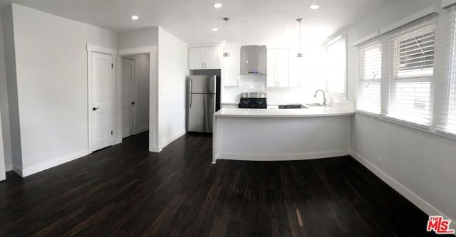 1754 N La Brea Avenue, Los Angeles, CA 90046