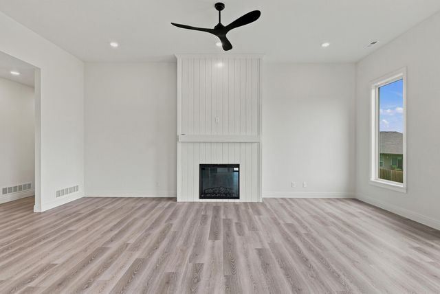 5859 ARBOR POINTE PKY, Columbia, MO 65202