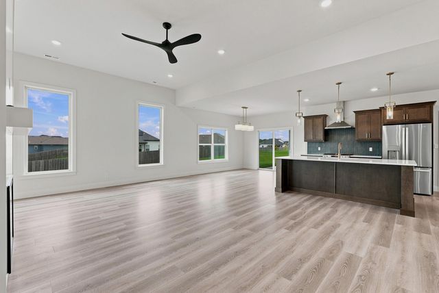 5859 ARBOR POINTE PKY, Columbia, MO 65202