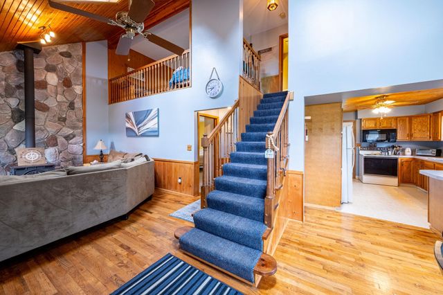 10197 E Royal Road, Morton Twp, MI 49346