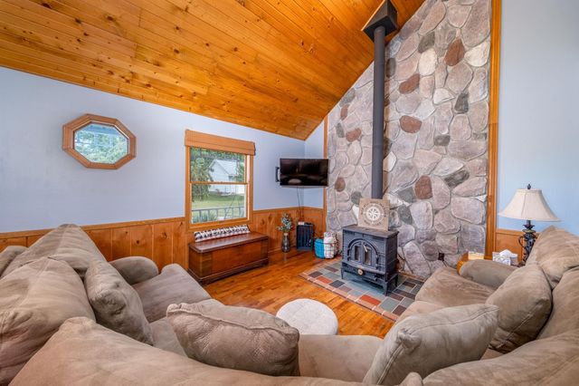 10197 E Royal Road, Morton Twp, MI 49346