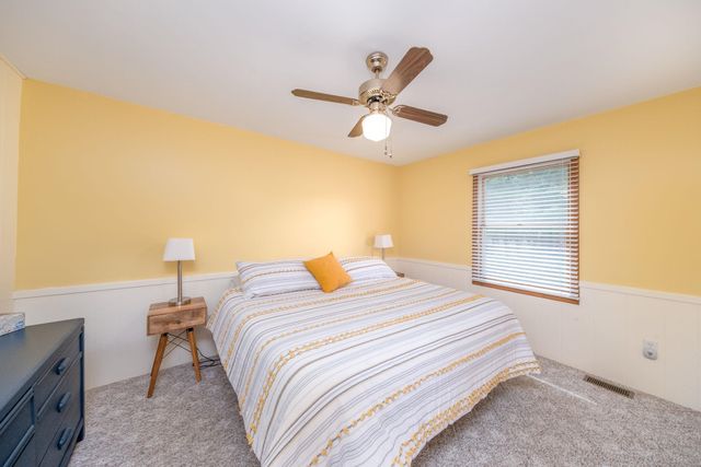 10197 E Royal Road, Morton Twp, MI 49346