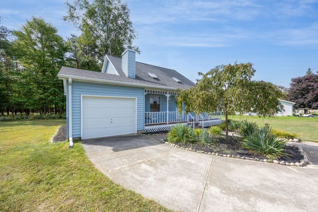 10197 E Royal Road, Morton Twp, MI 49346