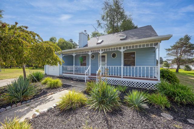 10197 E Royal Road, Morton Twp, MI 49346