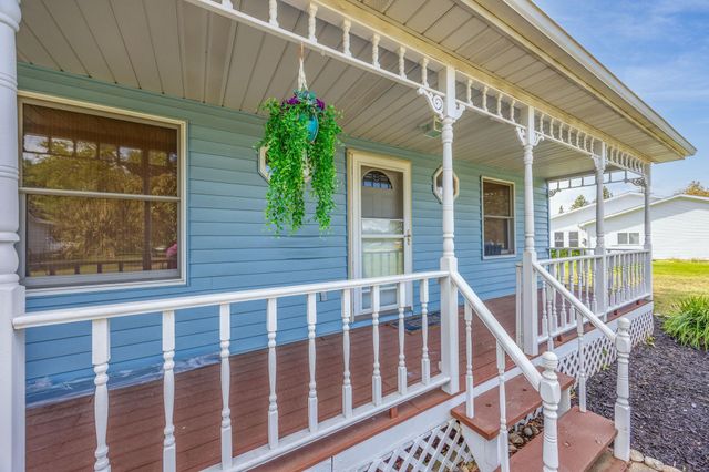 10197 E Royal Road, Morton Twp, MI 49346