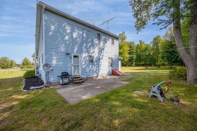 10197 E Royal Road, Morton Twp, MI 49346