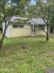 1407 Wales Ave, Maryville, TN 37804