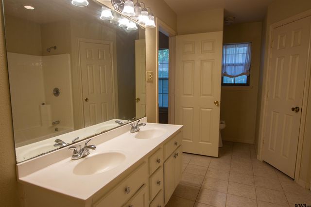 3616 Donna Dr, Tyler, TX 75702