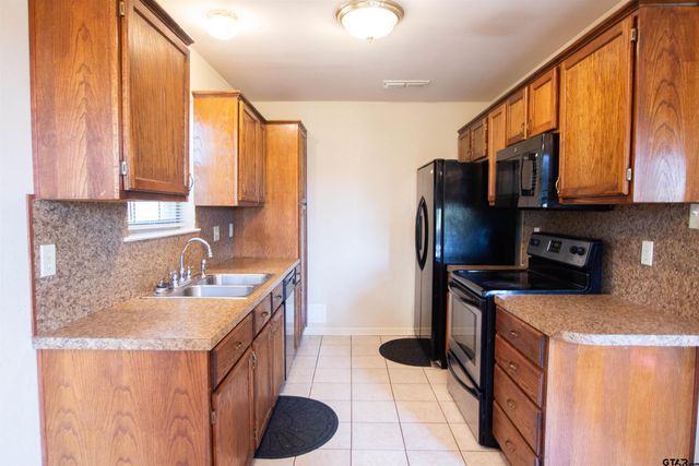 3616 Donna Dr, Tyler, TX 75702