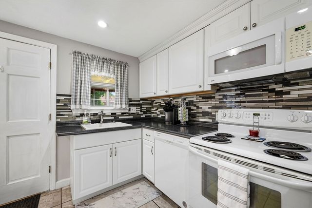 630 Lynnfield St, Lynn, MA 01904