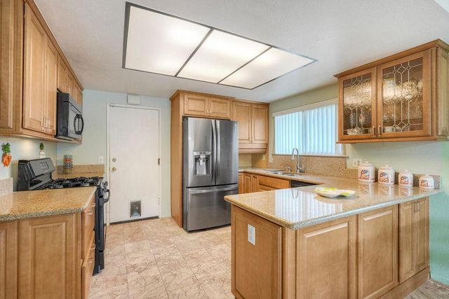 218 Saguaro Place, Oceanside, CA 92057