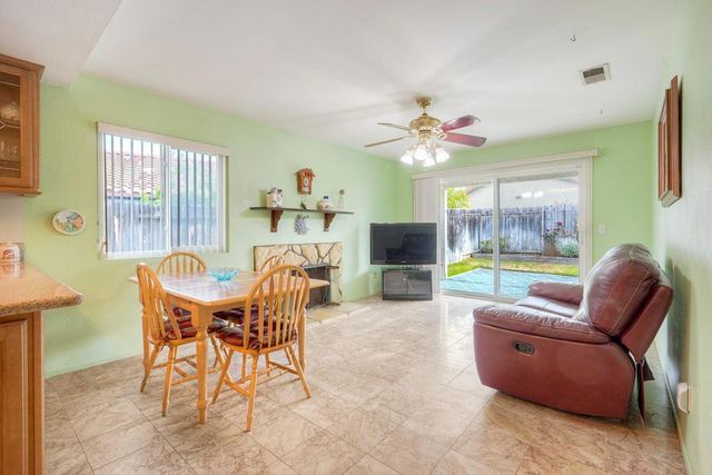 218 Saguaro Place, Oceanside, CA 92057