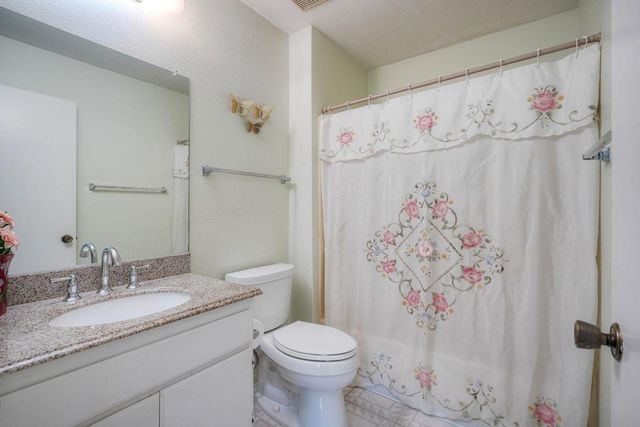218 Saguaro Place, Oceanside, CA 92057