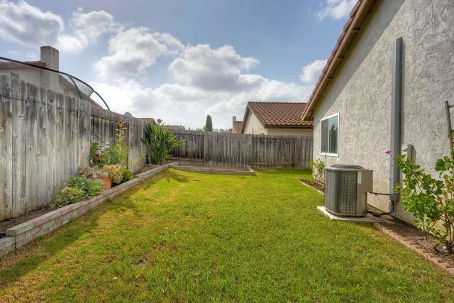 218 Saguaro Place, Oceanside, CA 92057