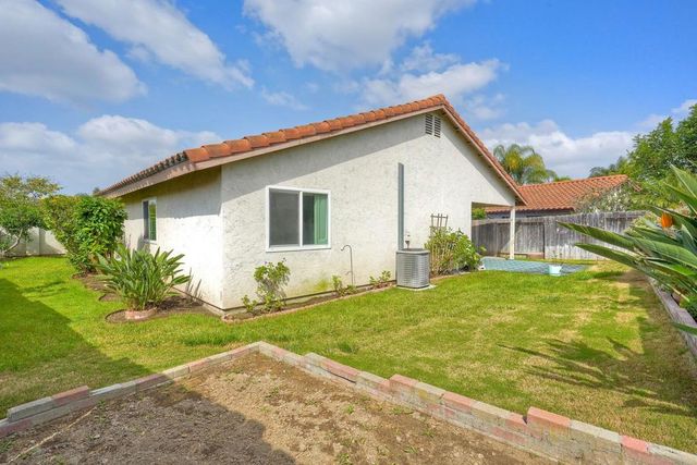 218 Saguaro Place, Oceanside, CA 92057