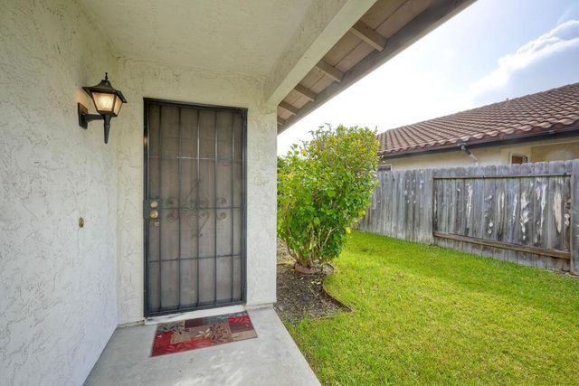 218 Saguaro Place, Oceanside, CA 92057