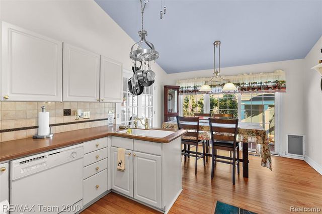 421 Light Tower Court, Belleville, MI 48111