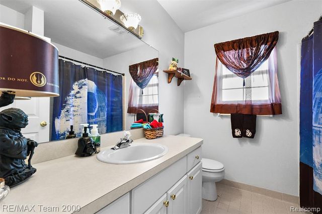 421 Light Tower Court, Belleville, MI 48111