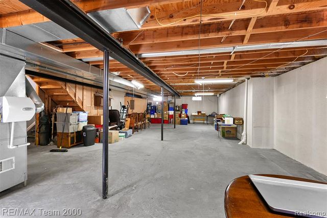 421 Light Tower Court, Belleville, MI 48111