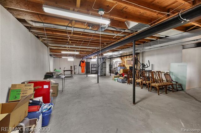 421 Light Tower Court, Belleville, MI 48111