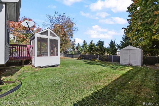 421 Light Tower Court, Belleville, MI 48111