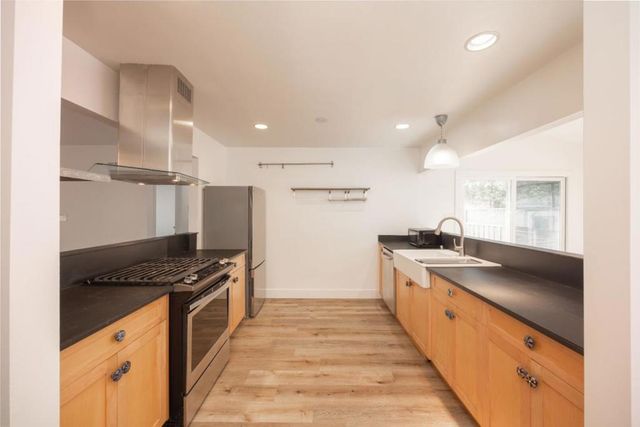 1161 Tamarind Street, Montara, CA 94037