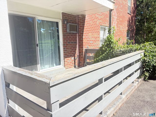 106 Oakwood Avenue T2, West Hartford, CT 06119