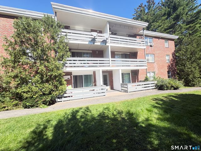 106 Oakwood Avenue T2, West Hartford, CT 06119