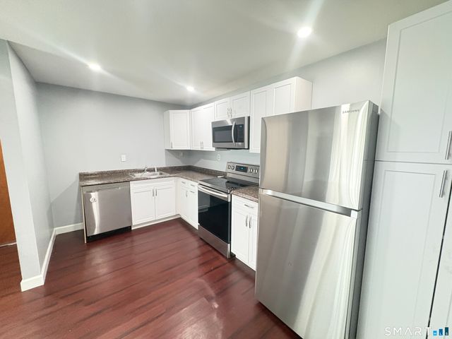 106 Oakwood Avenue T2, West Hartford, CT 06119