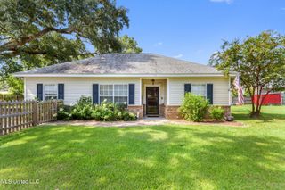 350 State Street, Bay Saint Louis, MS 39520