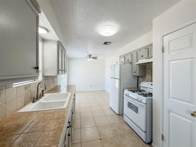 1727 Junker Street, Rosenberg, TX 77471