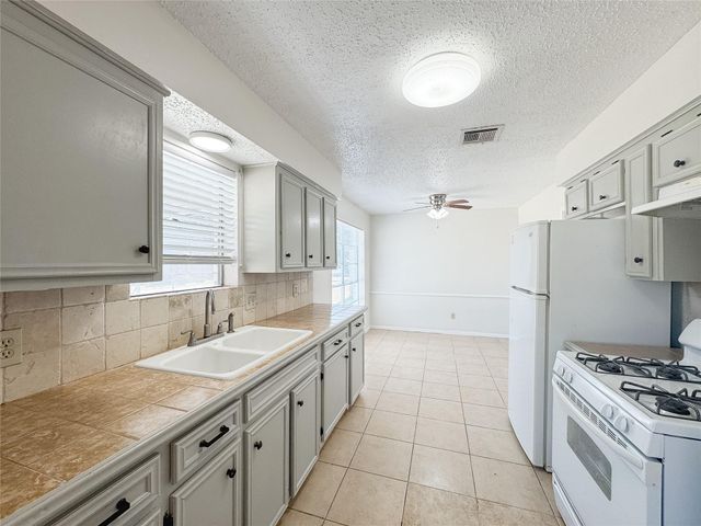 1727 Junker Street, Rosenberg, TX 77471