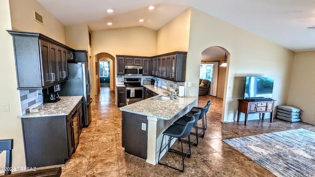 38135 S Rolling Hills Drive, Tucson, AZ 85739