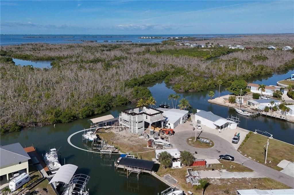 3961 Blueberry LN, ST. JAMES CITY, FL 33956 — photo 3