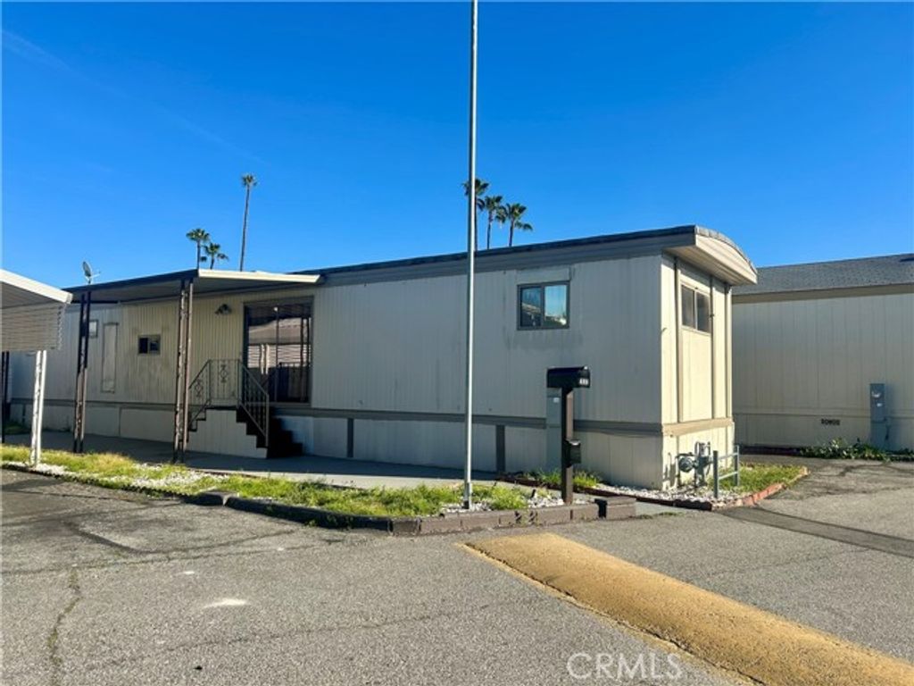 1045 N Azusa 145, Covina, CA 91722