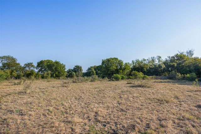 217 Robin Ranch RD, Lockhart, TX 78644